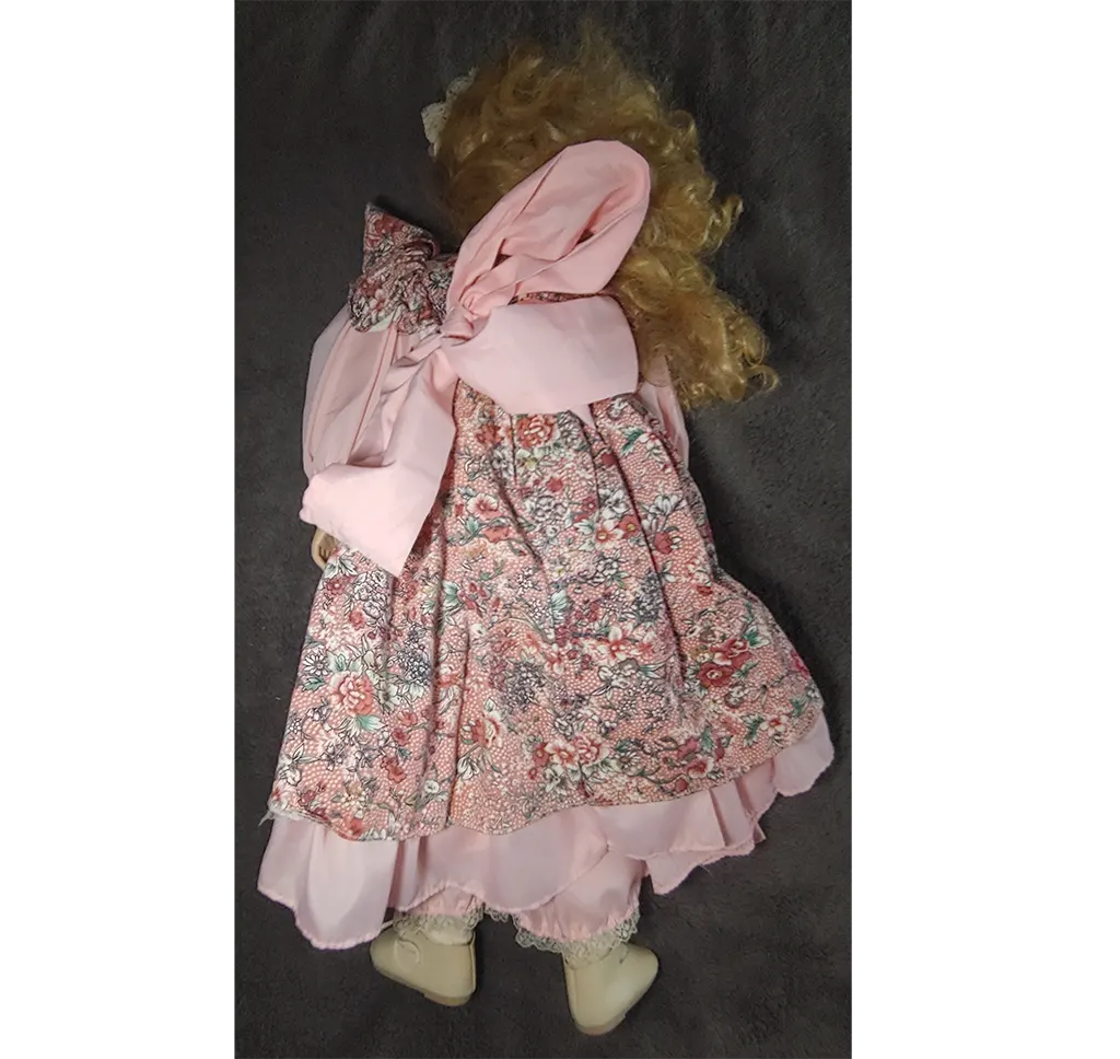 The back of the doll