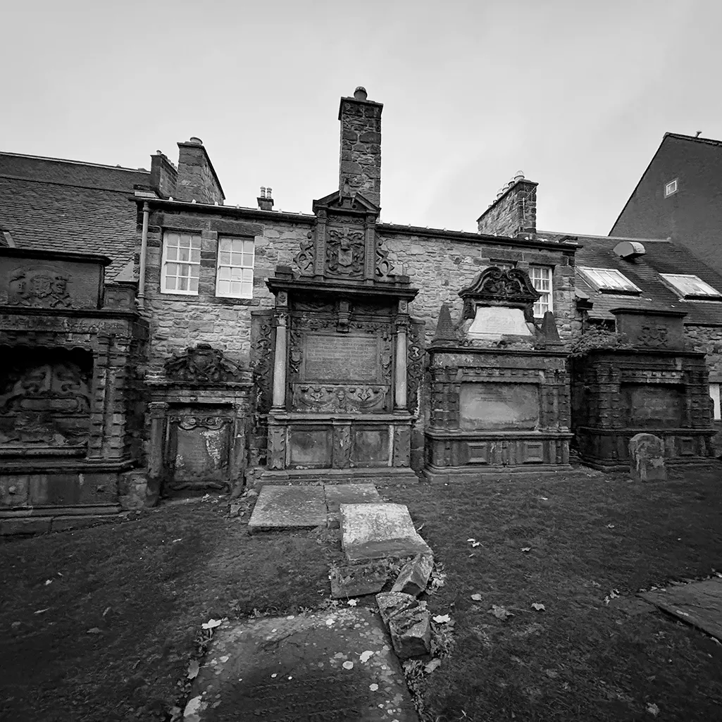 5 Most Haunted Graveyards In The World